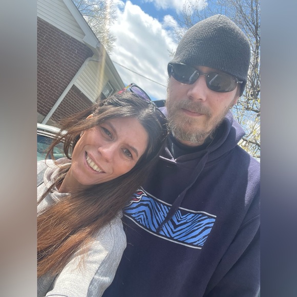 Hi,I love being a Posher,my name is Amanda, also love to shop!have lots to post! - Picture 4 of 12